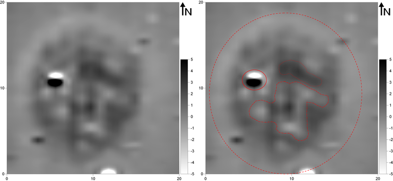 Obraz wynikowy pomiarów magnetometrycznych kurhanu nr 157 na stanowisku Kawsko (gradientometr Bartington Fluxgate Grad 601-1; poligon pomiarowy: 20,0 x 20,0 m, gęstość próbkowania na rozstaw transektów: 0,25 x 1,0 m, interpolowana do 0,25 x 0,5 m; realne wartości pola magnetycznego skompresowane w skali szarości do zakresu -5 – +5nT) (po lewej). Obraz wynikowy pomiarów magnetometrycznych kurhanu nr 157 na stanowisku Kawsko z zaznaczonymi anomaliami opisywanymi w tekście (po prawej)